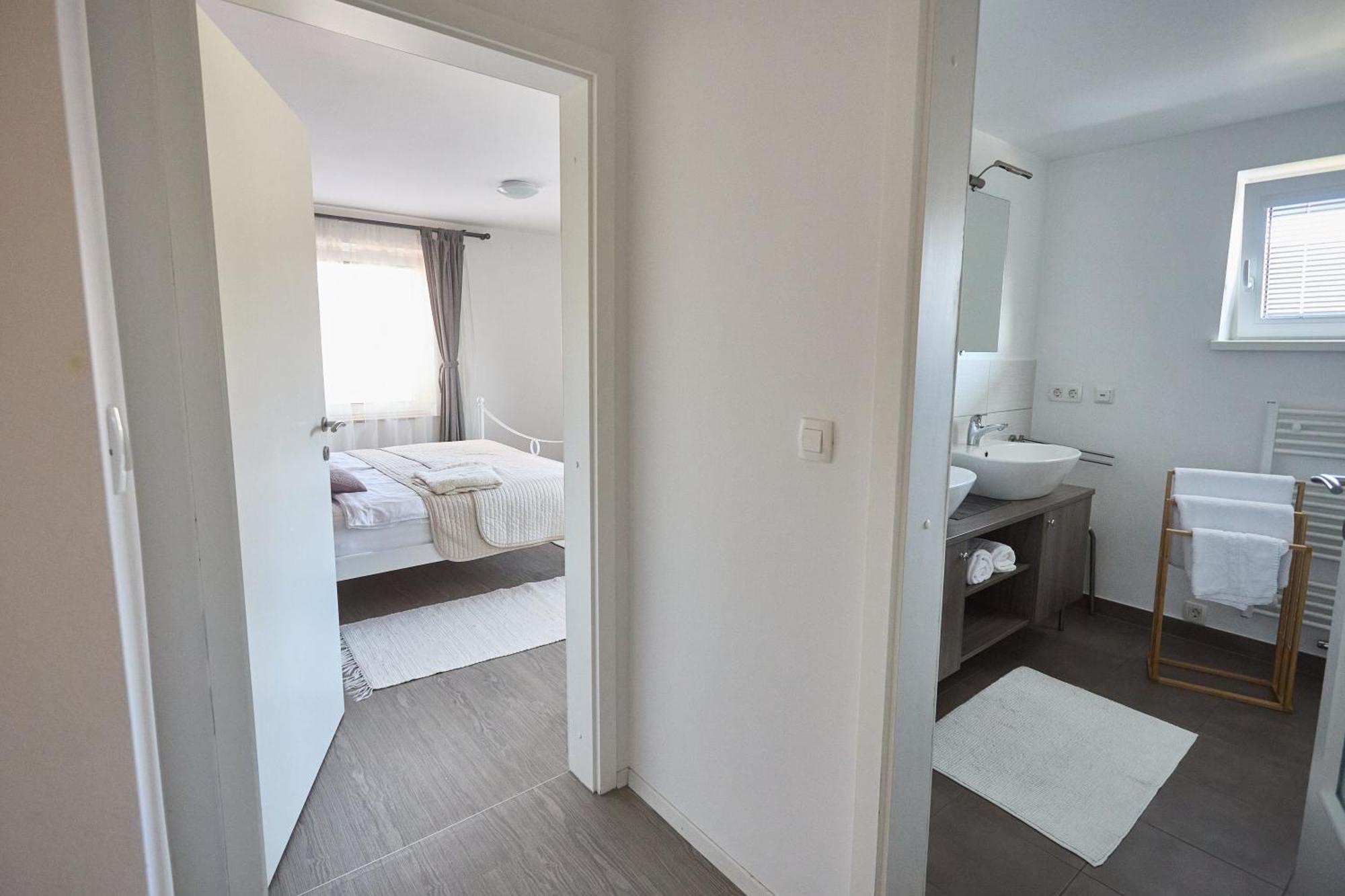 Apartma *